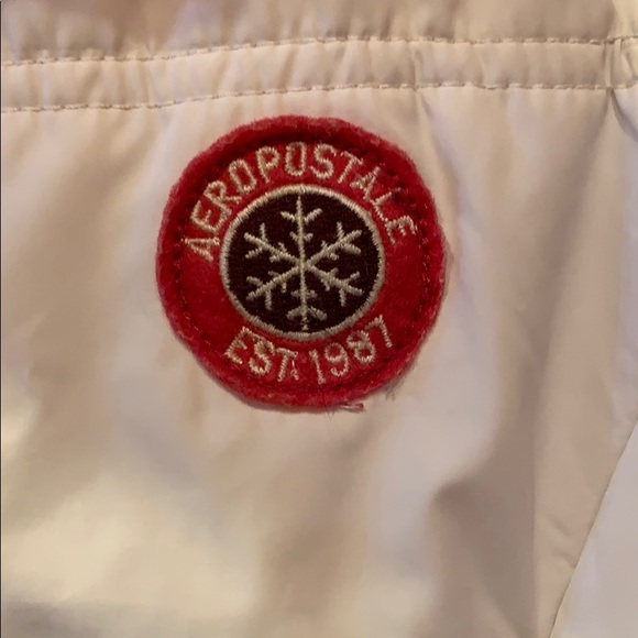 ⚜️EUC white AEROPOSTALE puffer vest - Picture 2 of 5